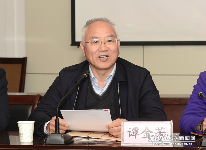 副校长谭金芳代表学校致辞 副校长谭金芳代表学校致辞